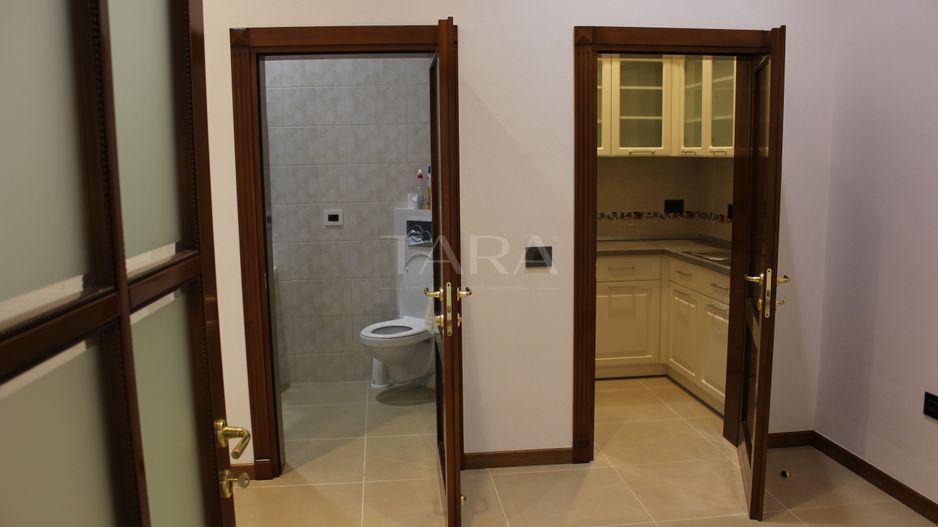 Ultracentral, Imobil tip vilă, ideal birouri sau locuință. - Poză 2