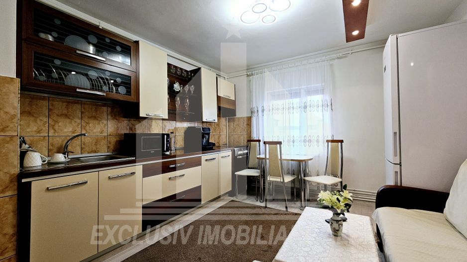 Apartament cu 2 camere decomandate, Cetate - Poză 2