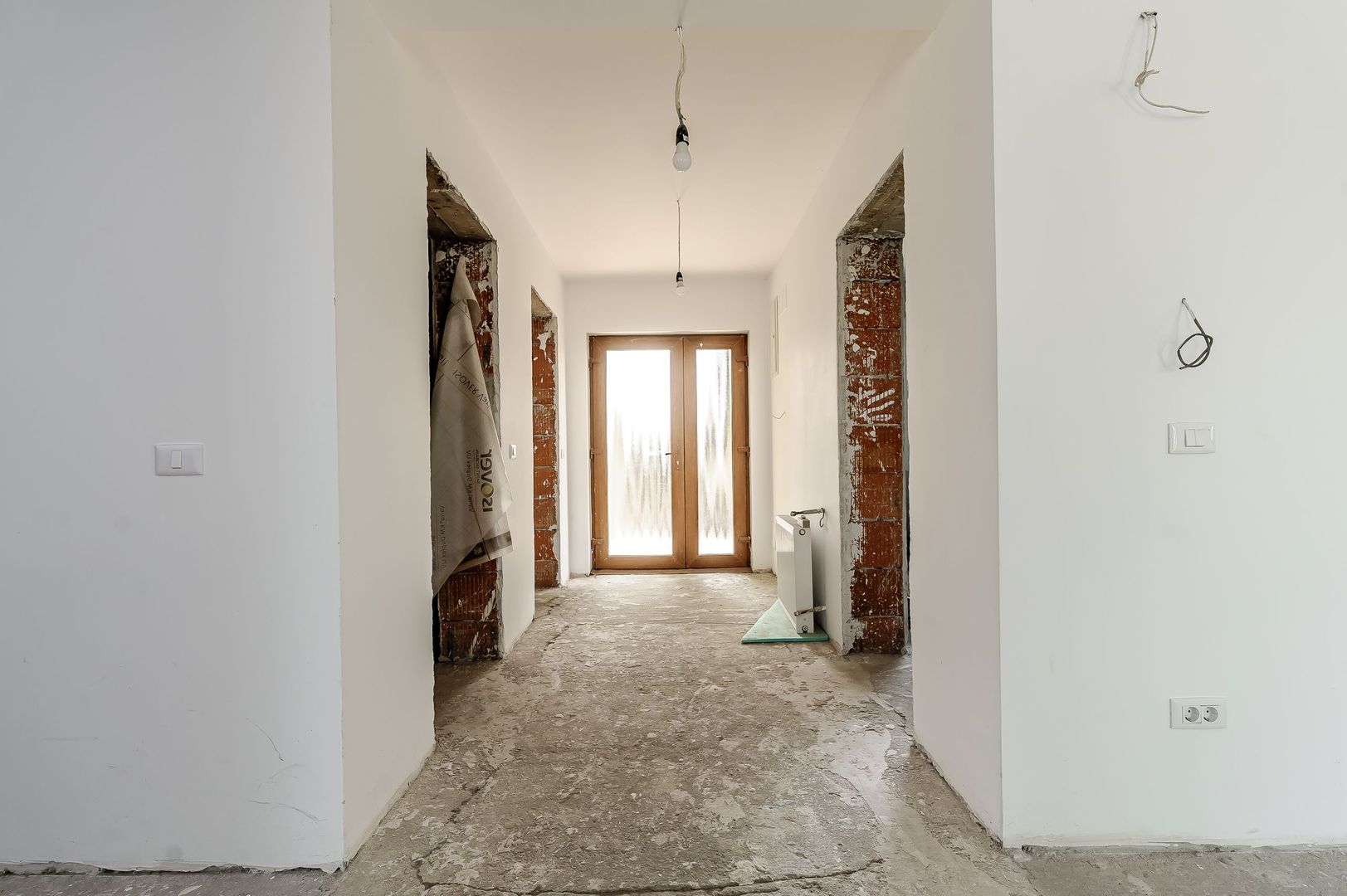 REDUCERE Casă nouă, spațioasă, în cartierul rezidențial din Curtici - Poză 11