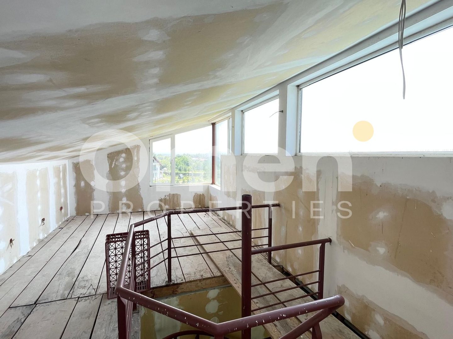 Casa de vânzare Tăuții-Măgherăuș de 370mp si 60 de ari teren - Poză 3