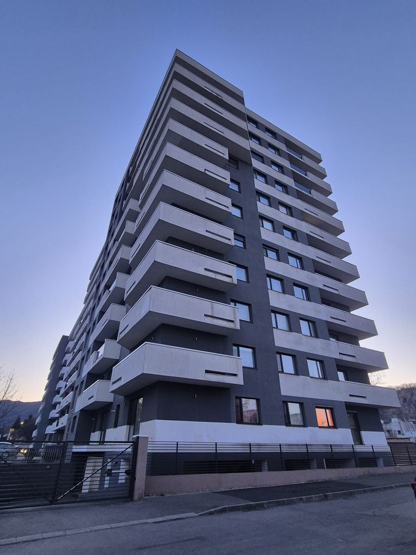 Exclusivitate -Apartament în bloc nou, Intrare Răcădău, cu priveliște spre Tâmpa - Poză 2