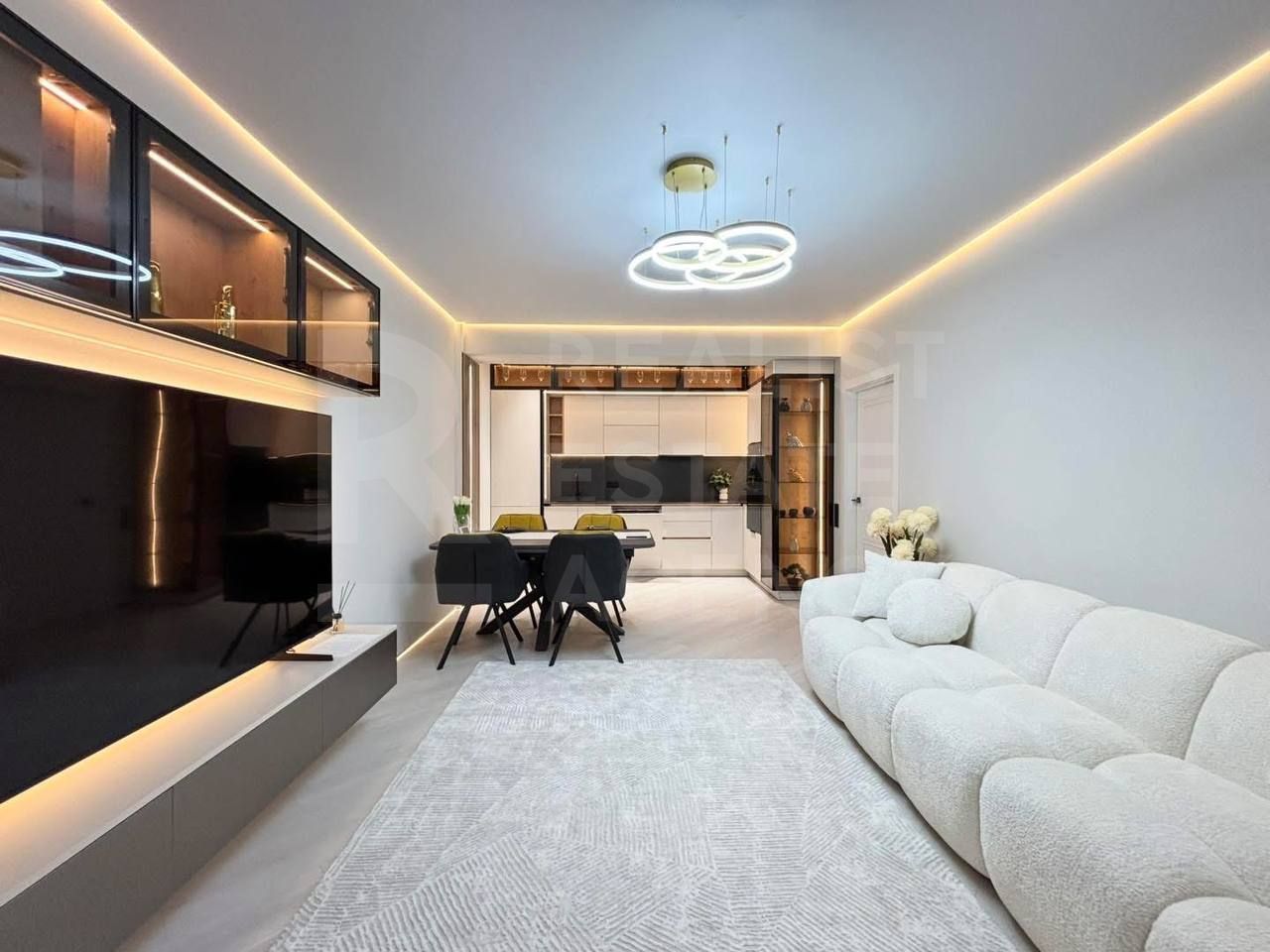 Vânzare, apartament, 2 camere + living, strada Calea Ieşilor, Sculeni - Poză 3