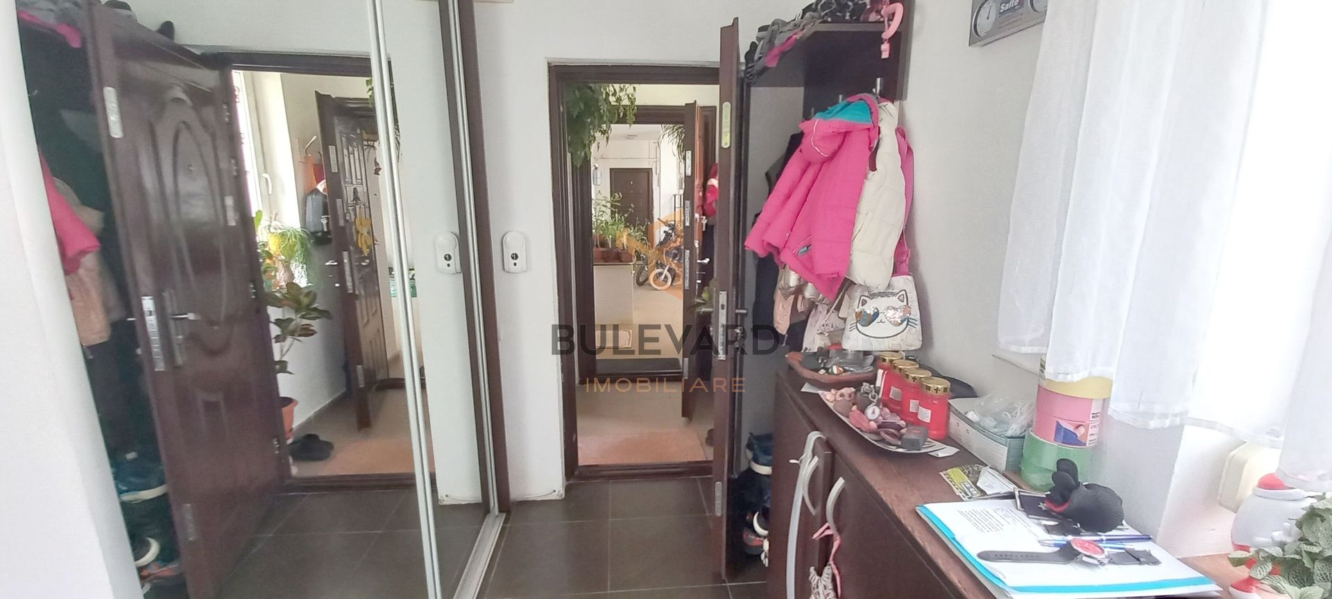 Apartament cu 2 camere,  zona strazii Plopilor Floresti! - Poză 8
