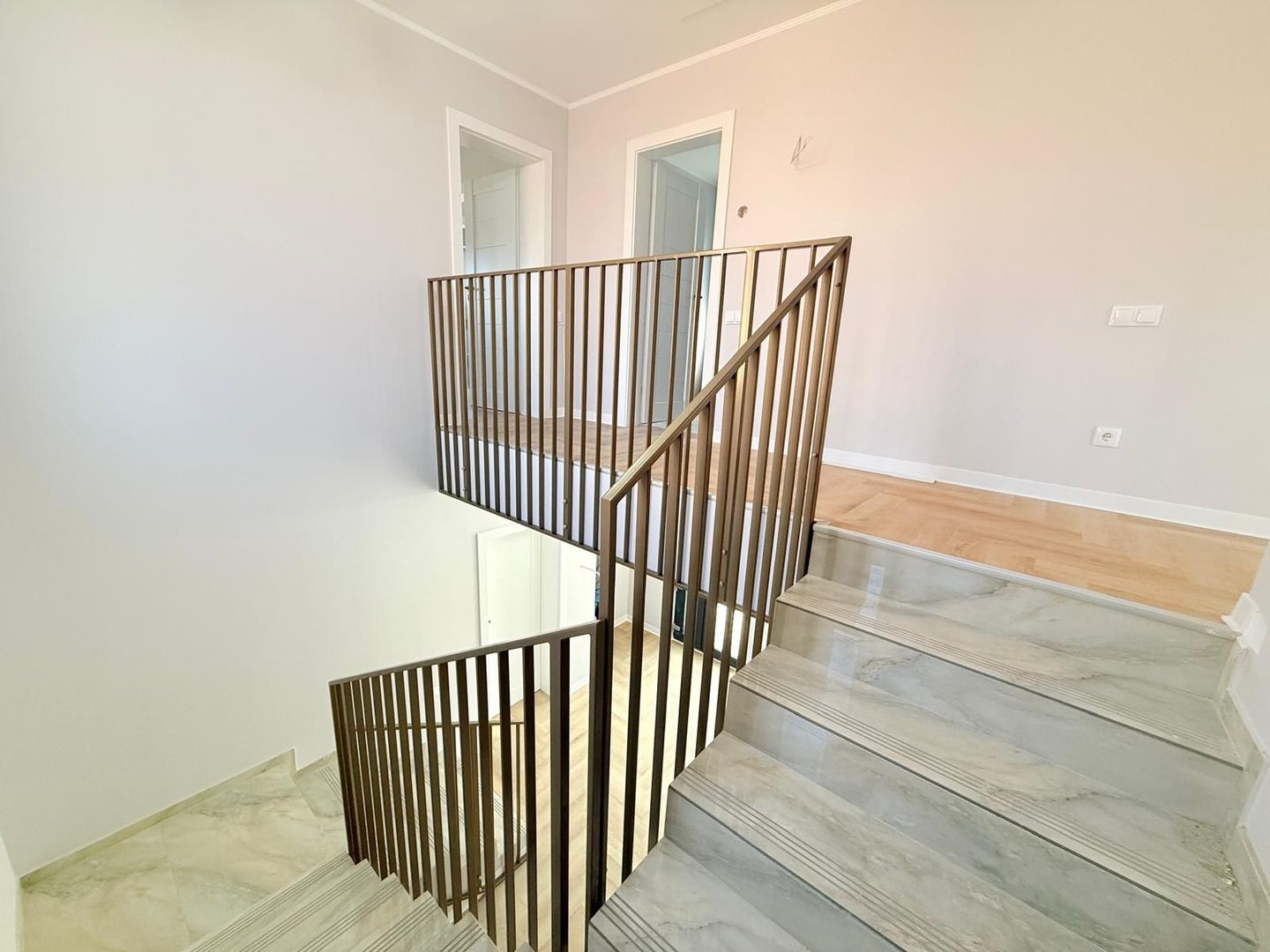 Casă individuală premium de vânzare în Șelimbăr – 650 mp teren - Poză 16