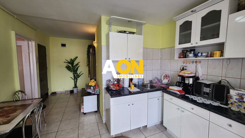 De vanzare apartament 3 camere, zona Cetate - Poză 7