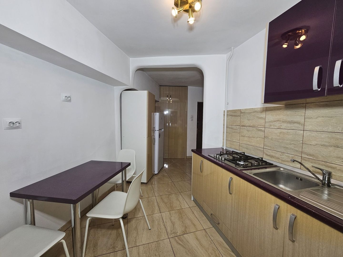 Închiriez apartament 2 camere, Unirii,centrală bloc, metrou 1 min, pet - Poză 4
