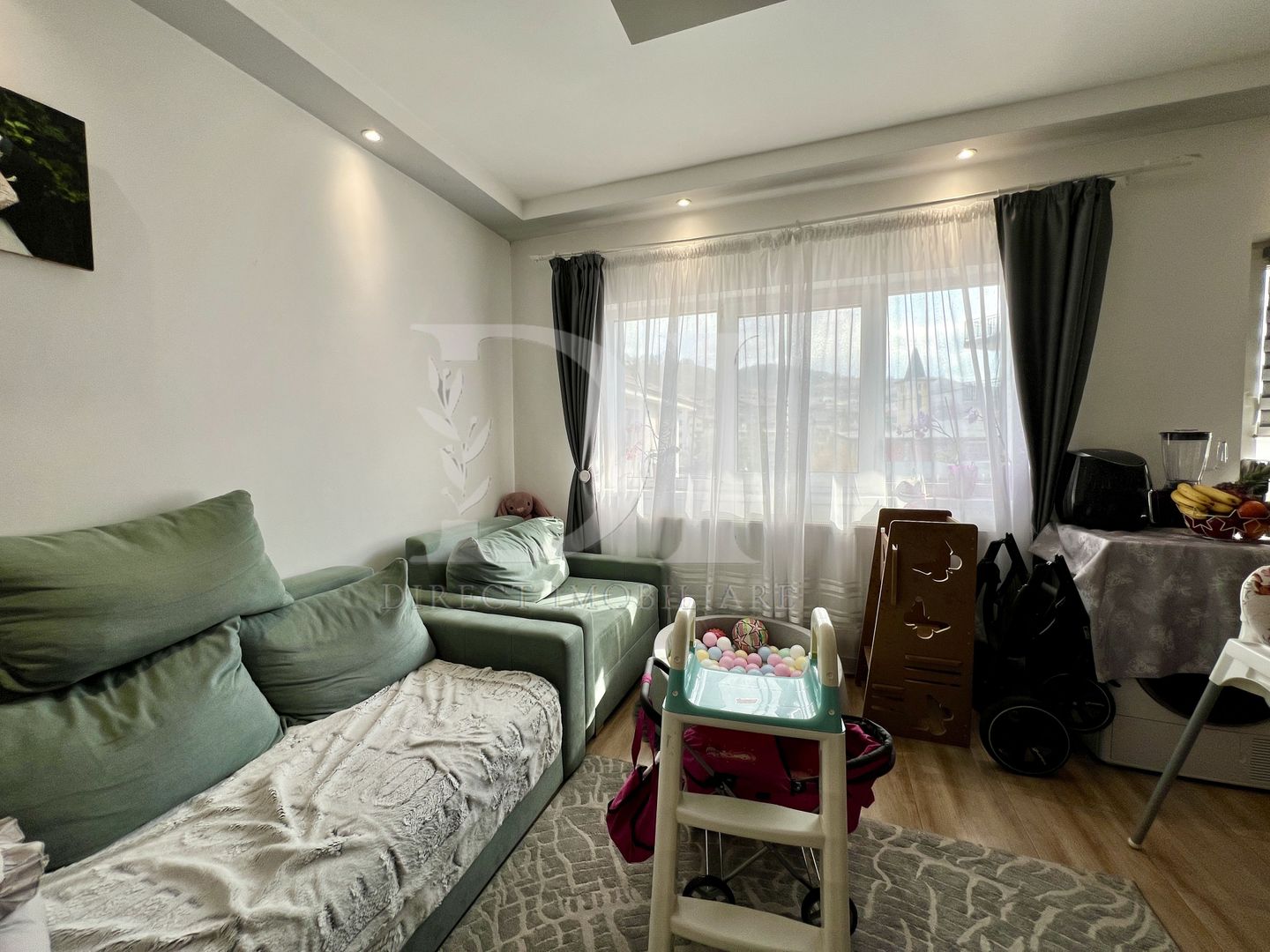 Apartament cu doua camere / Curte / Parcare - Poză 4