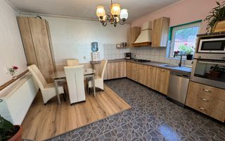 Casă în exclusivitate la Ocna Sibiului - Poză 4