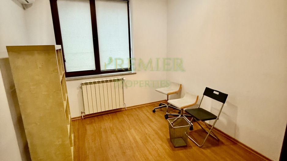 Casă de vânzare  pretabilă pentru clinica, cabinet medical, birouri - Poză 2