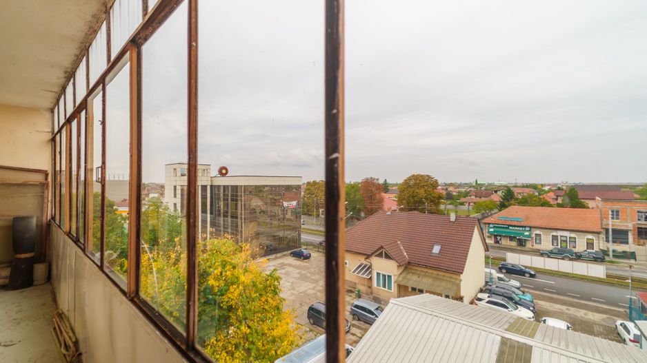 Oportunitate! Apartament 4 camere cu panoramă către Calea Radnei - Poză 3