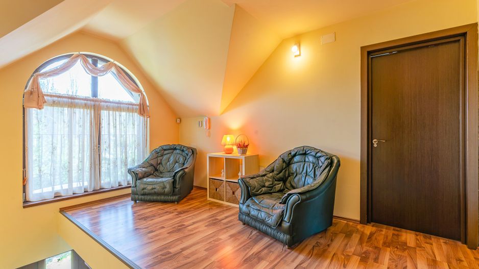 Casa Sacele amplasata in vecinatatea padurii cu pompa de caldura - Poză 20