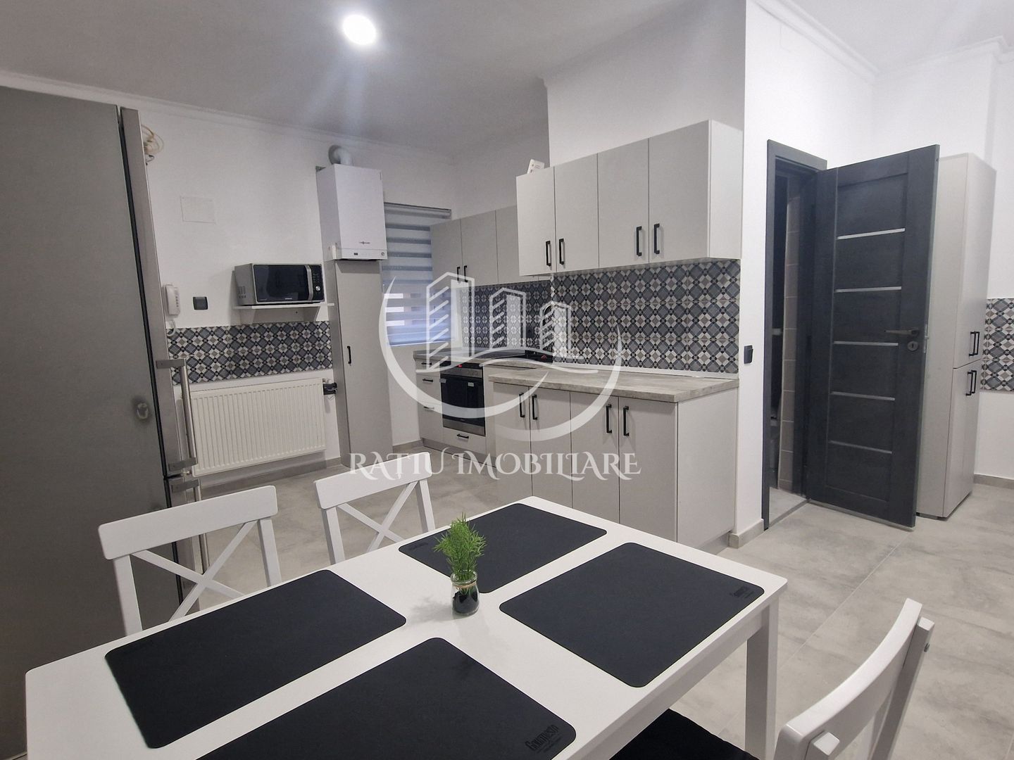 Apartament cu 2 camere | Ultracentral | Oradea - Poză 12