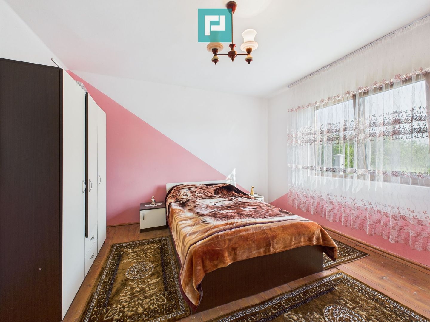 Casă cu teren de 4707 mp în Hălmăgel, județul Arad - Poză 2