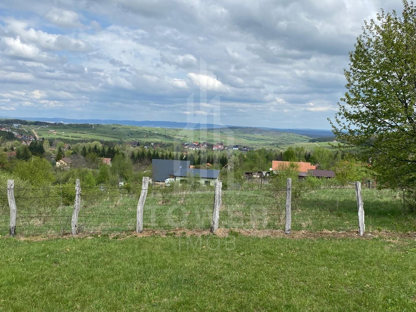 Teren 1042 mp în Tocilele de Sus – priveliște panoramică, utilități complete - Poză 2