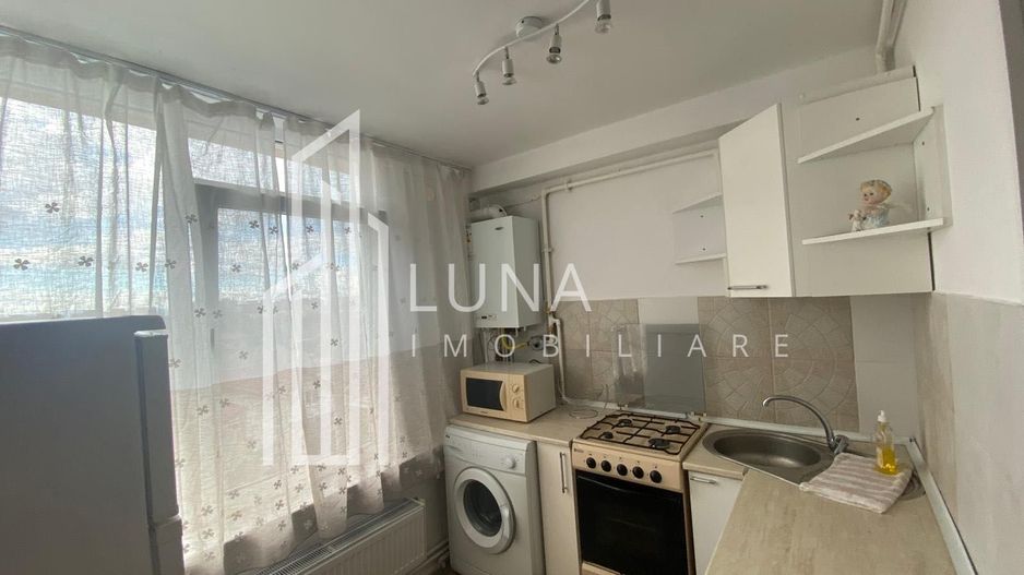 Garsonieră semidecomandată, mobilată, cu parcare și 2 boxe incluse - Poză 1