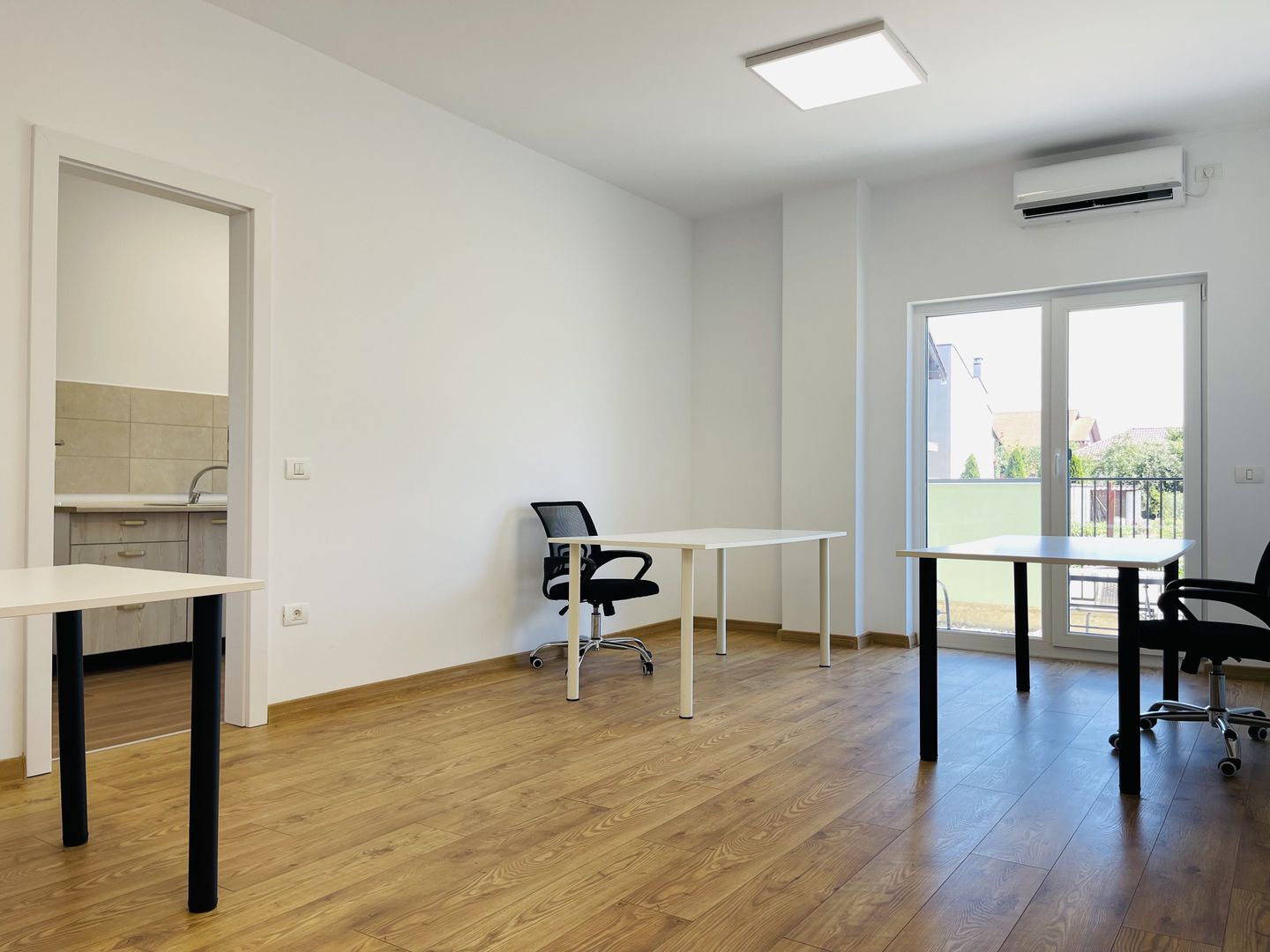 Spatiu comercial 3 incaperi, 55 mp | Curte proprie 50 mp | Parcare - Poză 3