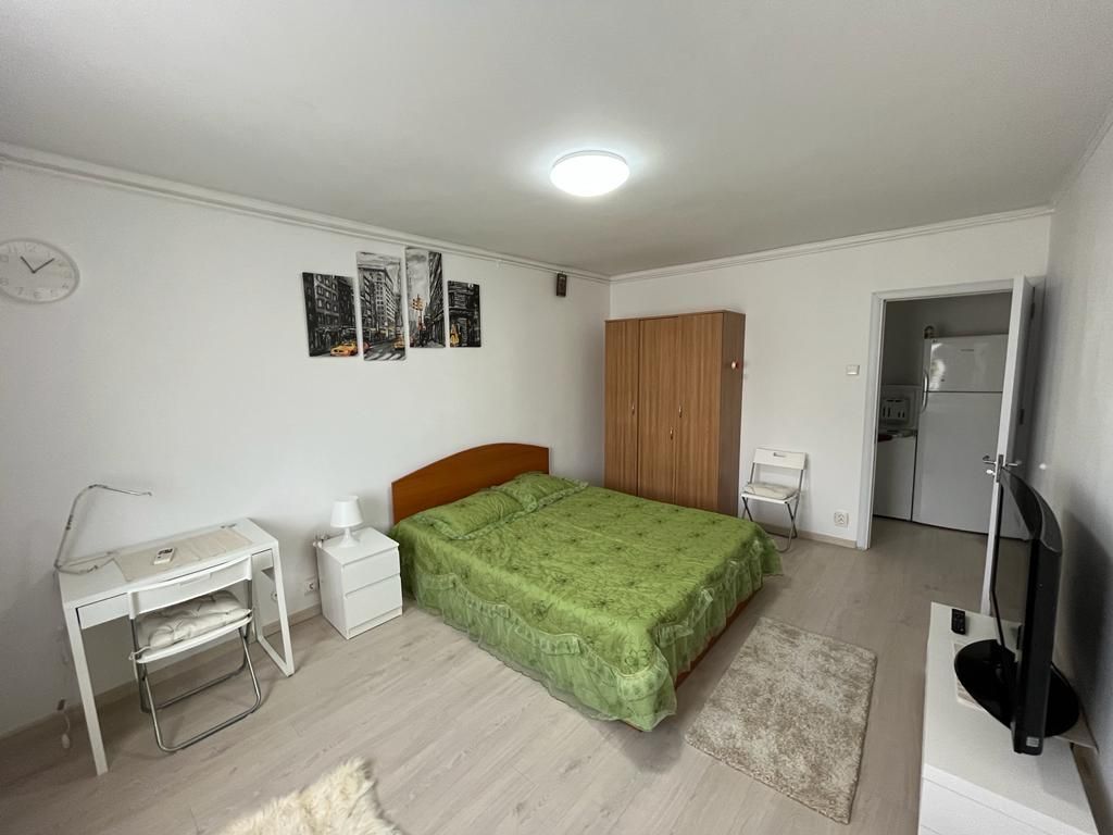 🏢 De închiriat: Garsonieră deosebită în Zona Tineretului - Poză 2