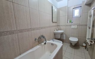 Apartament 3 camere Sibiu | Central | 100 mp, 2 balcoane - Poză 3