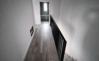 Duplex de vanzare cu 4 camere,2 bai,250 mp teren-Mosnita Veche zona Centrala. - Poză 5