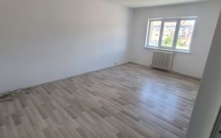 Apartament de vanzare 2 camere, decomandat, et.2 - Poză 1