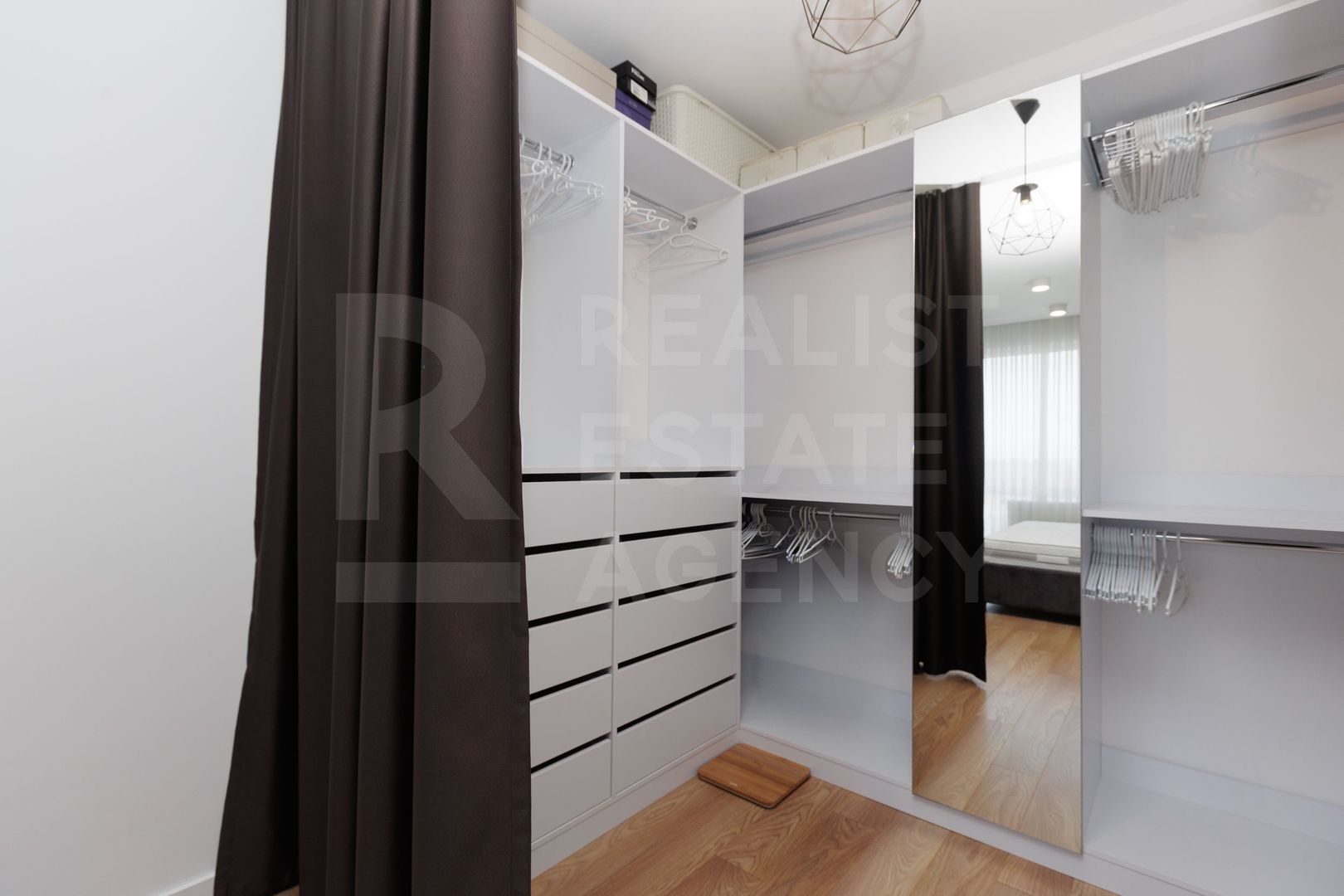 Chirie, apartament 2 camere 80 mp , bd. Decebal, Botanica - Poză 6