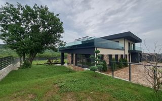 Vilă modernă premium cu piscină interioară, teren 1200 mp și panoramă - Poză 2