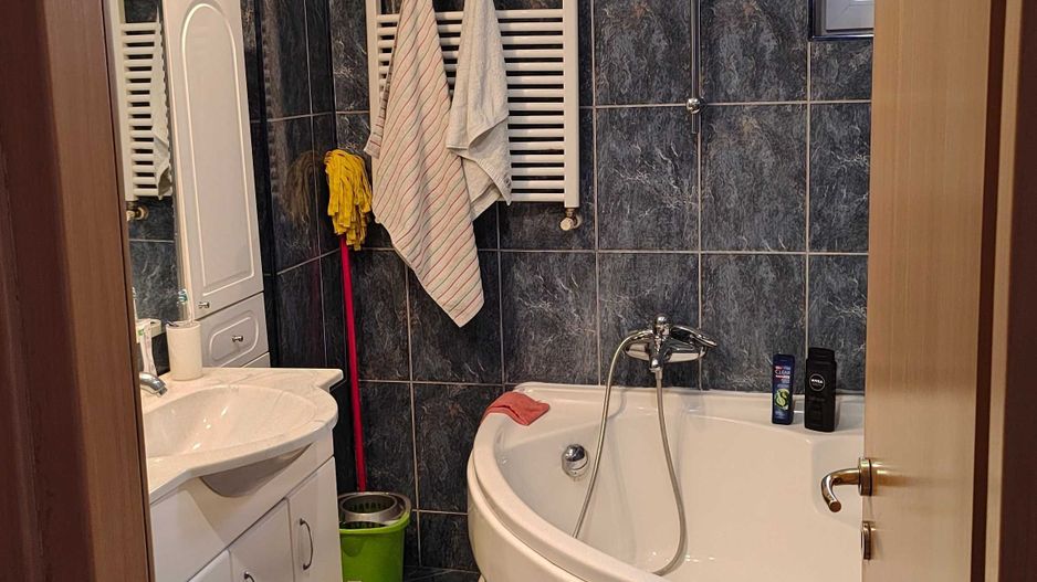 Ofer închiriere,Apartament 3 camere central - Poză 5