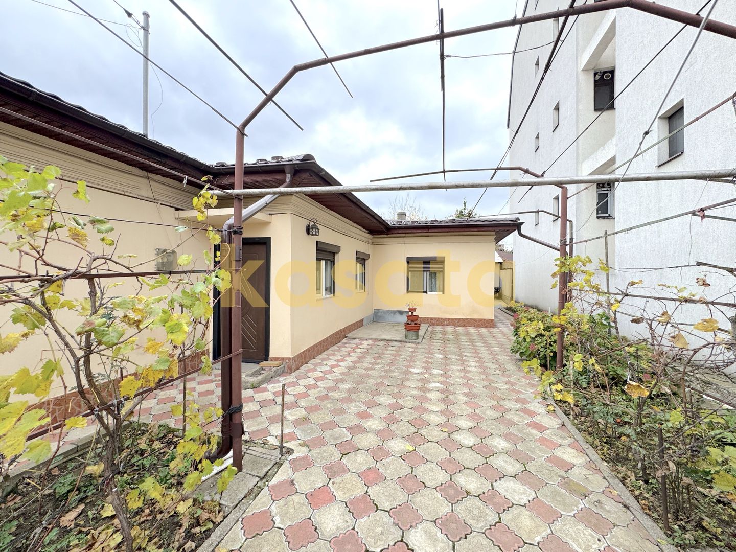 Casă 3 camere Bucureștii Noi: Oportunitate, Curte, Metrou Aproape - Poză 1