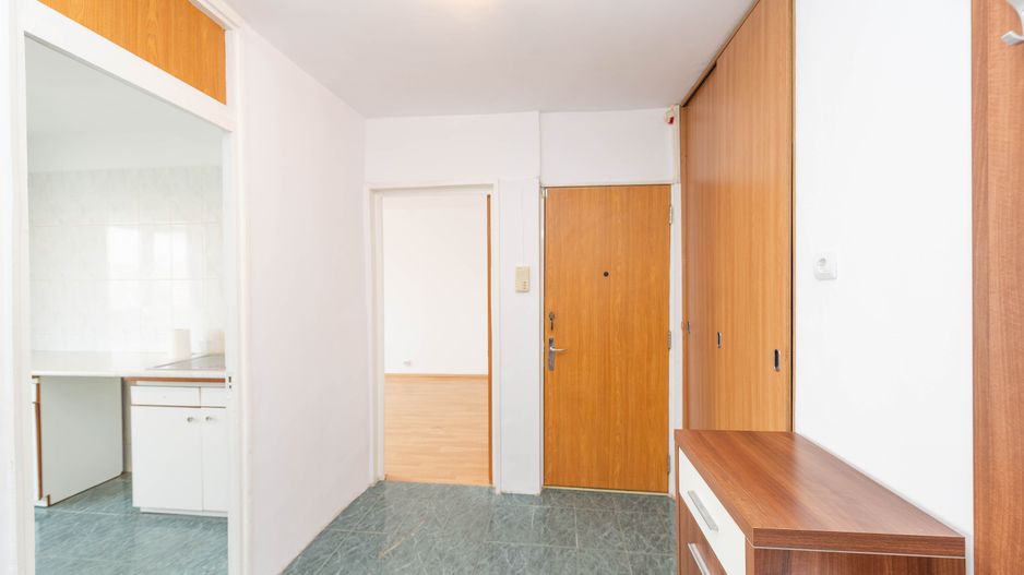 Apartament 3 camere 1980 decomandat Crangasi 2 bai loc parcare - Poză 11