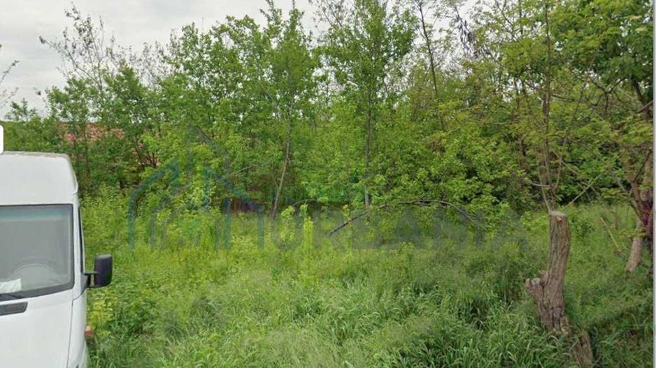 Teren intravilan de 647 mp în Cornești - Miroslava, cu deschidere la stradă pe două laturi - Poză 2