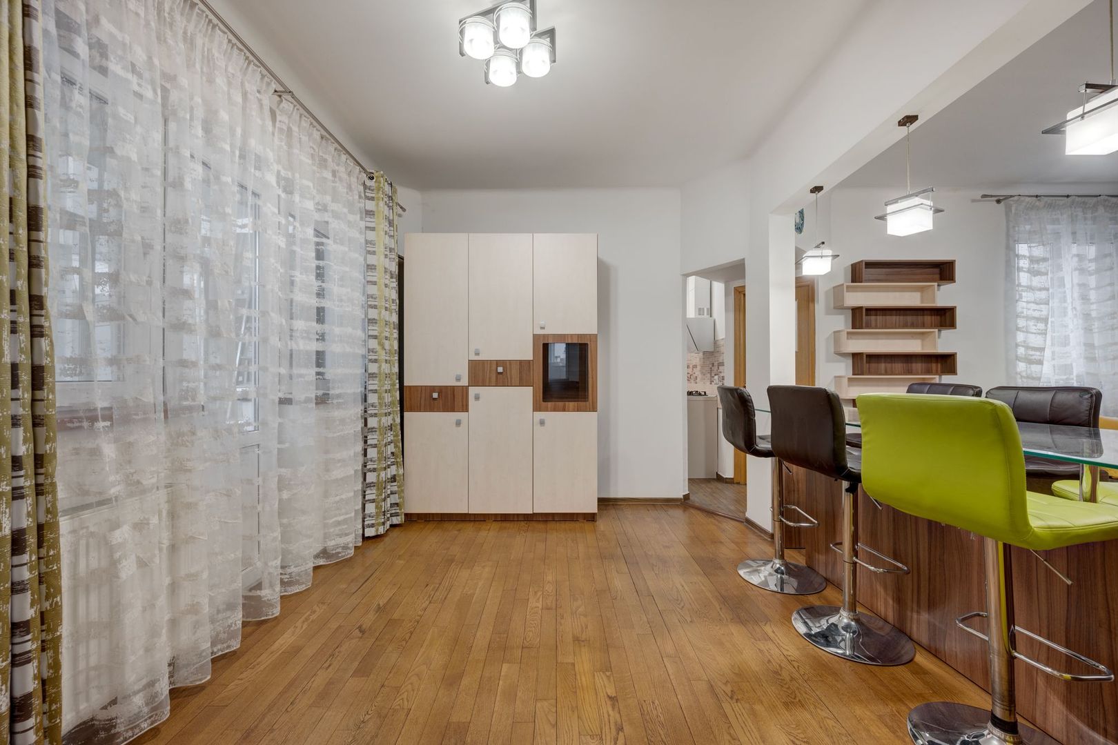 2 Apartamente  in Vila 5 Cam Metrou Basarab Gara de Nord - Poză 4