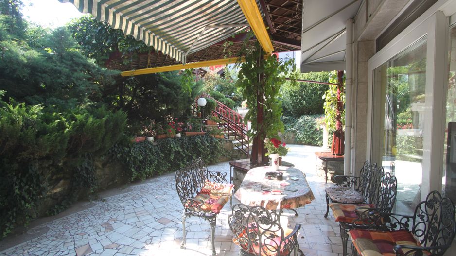 Casă / Vilă cu 8 camere de vânzare în zona Semicentral - Poză 46