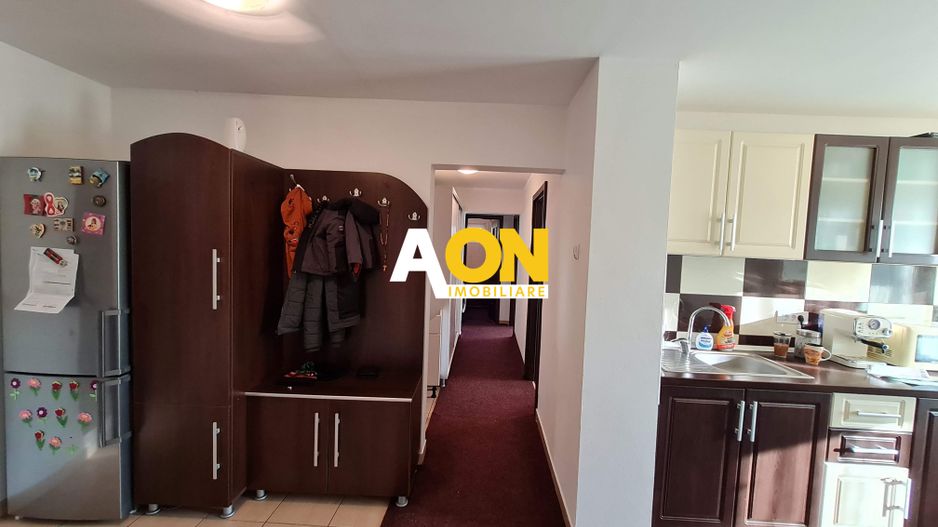 Apartament 3 Camere, Decomandat, 69 mp + balcon, Etaj 4, Zona Cetate - Poză 3