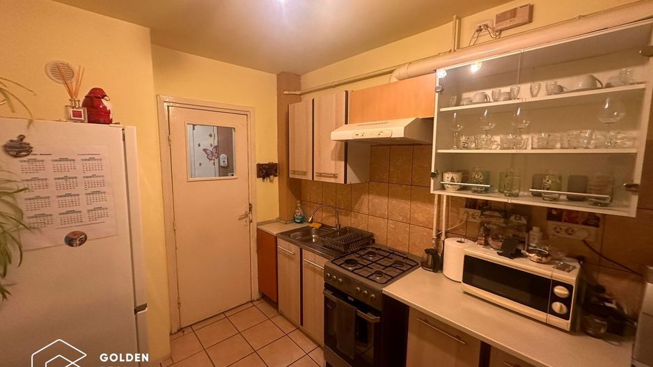 Apartament la cheie, 2 camere, Podgoria, etaj 1, centrala termica si balcon - Poză 7