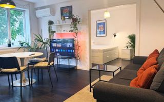 Apartament cu 3 camere, 56 mp, complet mobilat, zonă centrală. - Poză 1