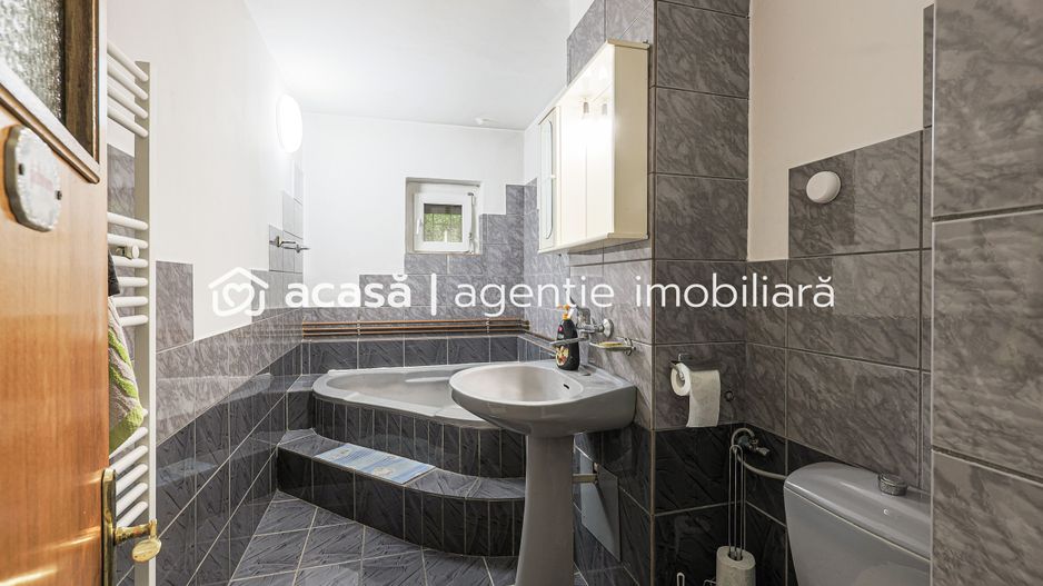 Apartament foarte spațios cu 5 camere la parter in Micalaca Comision 0 - Poză 8