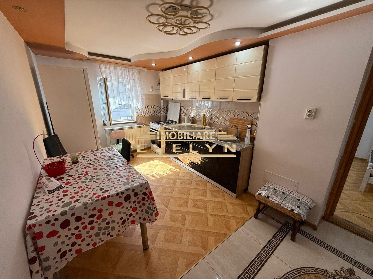 De închiriat apartament 3 camere – zona Săvenilor / Tudor Vladimirescu - Poză 1