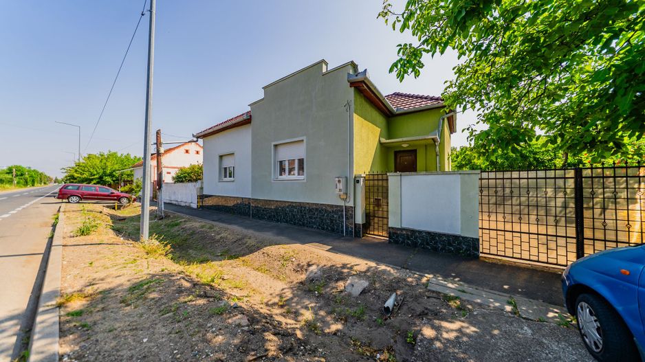 Casa cu teren 720 mp, caramida, str Dunarii (Gai) - Poză 1