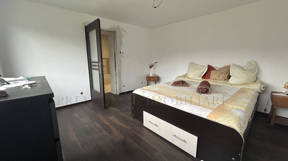 Casa de vanzare in Slanic Moldova . - Poză 1