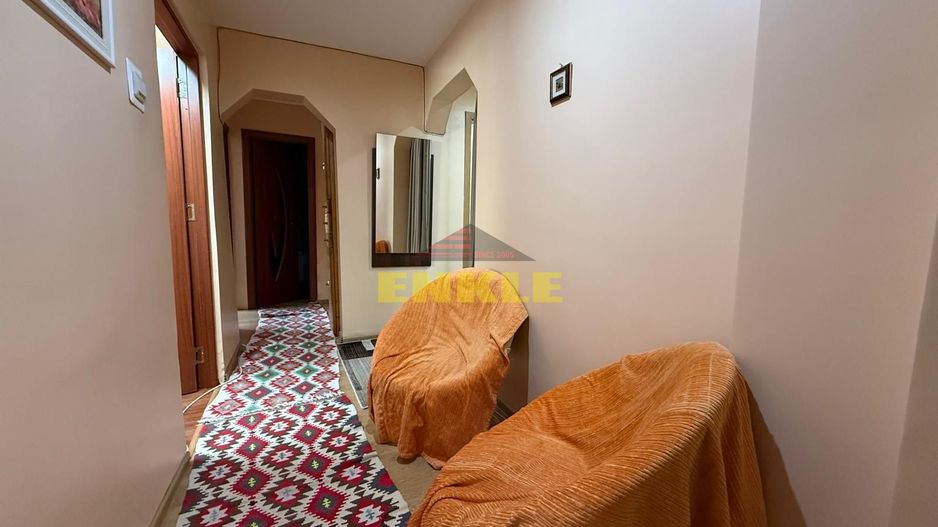 De vânzare apartament 4 camere decomandat, etaj 1 – zona Capat la 1 - Poză 2