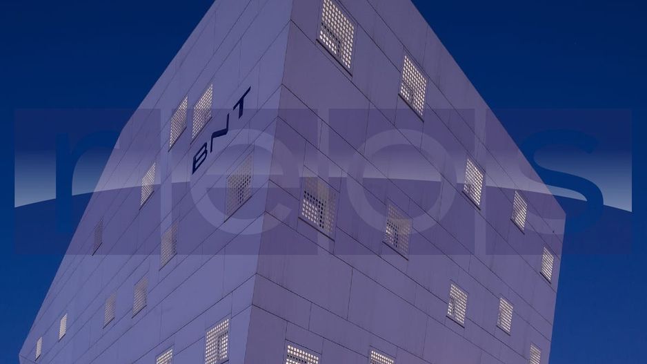 VANZARE -CLADIRE DE BIROURI - ARHITECTURA EXCEPTIONALA - Poză 3