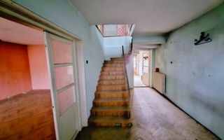 Casa cu 7 camere, 700 mp teren, deschidere la 2 strazi, zona Centru - Poză 3
