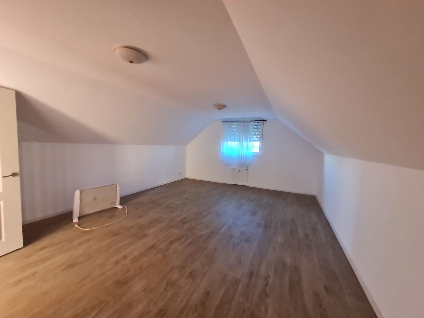 Casa cu teren de 14340 mp în Jebel/Pretabila pentru afacere - Poză 20