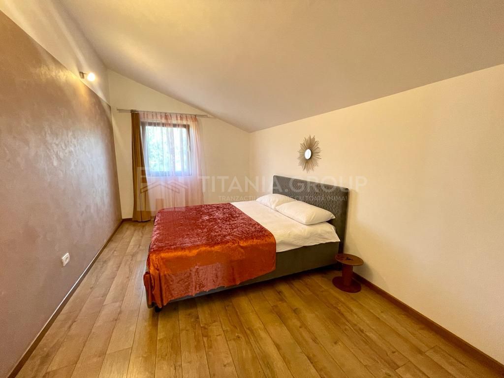 INVESTITIE Vila moderna + vila la rosu, teren 1480 padure - Poză 8