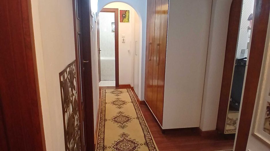 Apartament Luminos 4 Camere.  Decomandat. Zona Universitatea Spiru Haret. - Poză 6