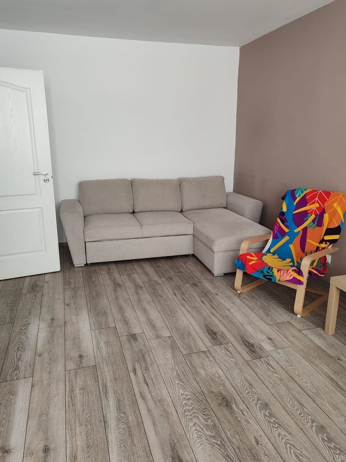 Garsonieră decomandată Titan-Sălăjan, balcon, etaj 2, aproape metrou - Poză 2