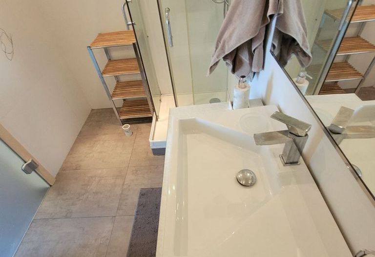 Închiriez apartament 2 camere, Decebal, openspace, parcare inclusă - Poză 6