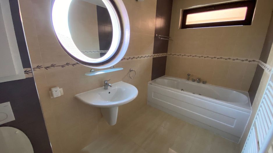 VILA CU 5 CAMERE zona Mircea Cel Batran - Poză 15