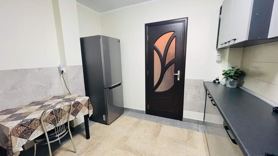 BRASADAS închiriază ap 3 cam etaj 3/8 zona OBOR 1min Metrou. - Poză 4