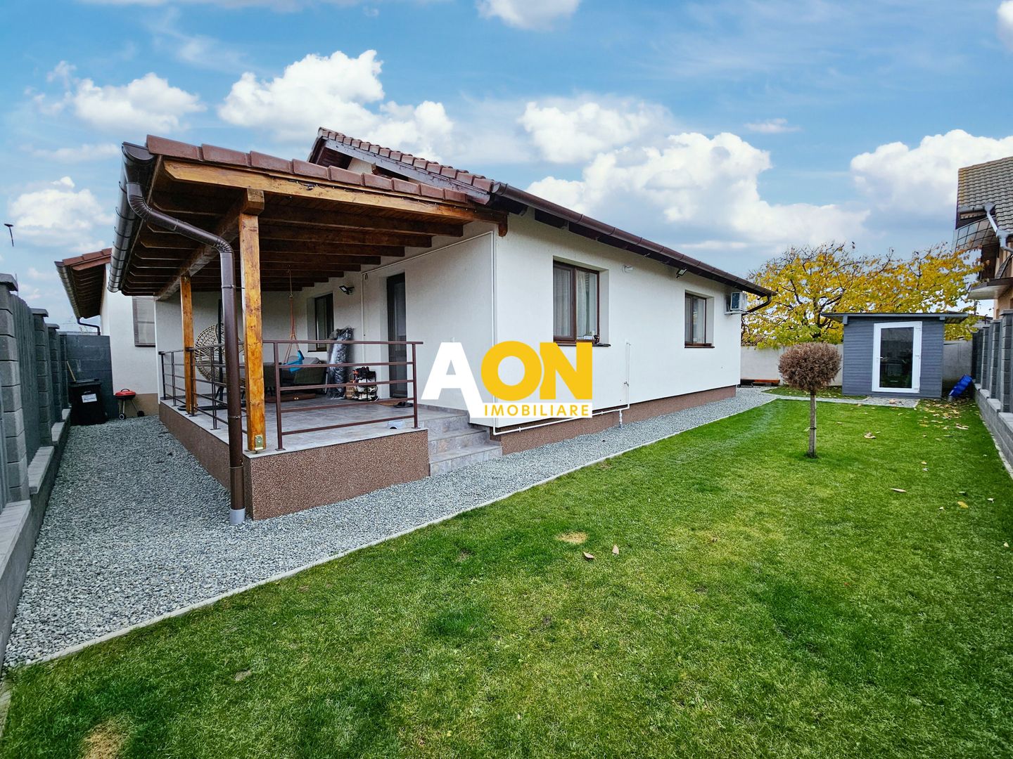 Casa noua, 3 camere + mansarda, mobilata, utilata, 342 mp teren - Poză 1